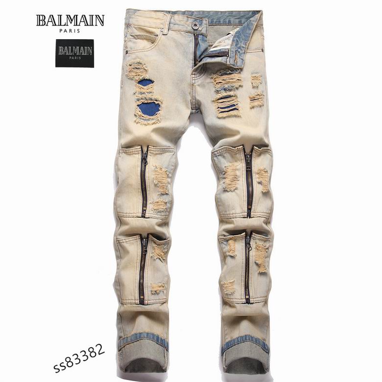 Les jeans Balmain pour homme allient sophistication et caractère, incarnant parfaitement l’ADN luxueux et avant-gardiste de la marque.