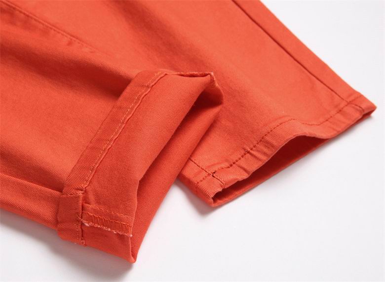 Les jeans Balmain pour homme allient sophistication et caractère, incarnant parfaitement l’ADN luxueux et avant-gardiste de la marque.