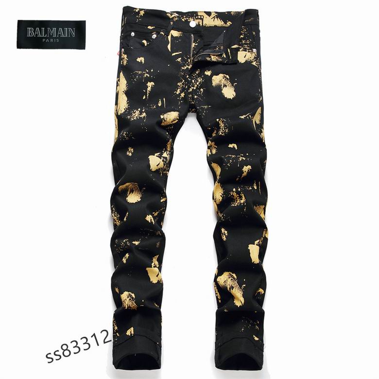 Les jeans Balmain pour homme allient sophistication et caractère, incarnant parfaitement l’ADN luxueux et avant-gardiste de la marque.