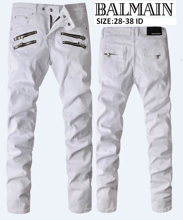 Les jeans Balmain pour homme allient sophistication et caractère, incarnant parfaitement l’ADN luxueux et avant-gardiste de la marque.