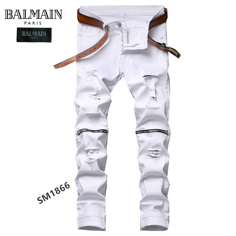 Les jeans Balmain pour homme allient sophistication et caractère, incarnant parfaitement l’ADN luxueux et avant-gardiste de la marque.