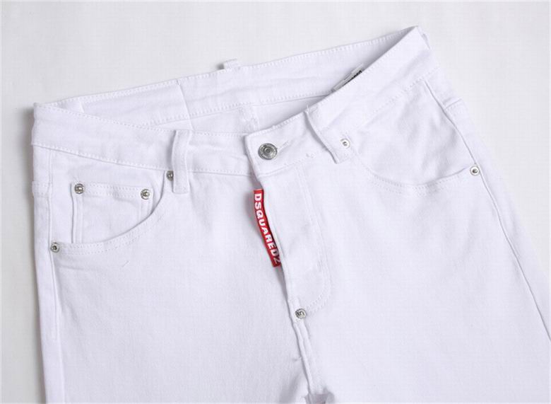 les jeans DSquared2 pour homme combinent performance et style avec une touche de robustesse urbaine. distinctif.pas cher.le moins cher.