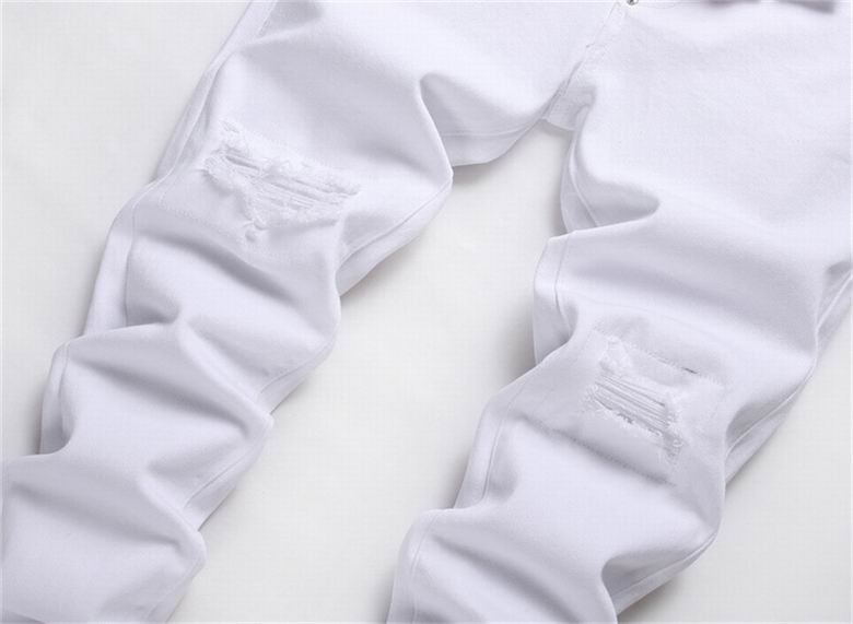 les jeans DSquared2 pour homme combinent performance et style avec une touche de robustesse urbaine. distinctif.pas cher.le moins cher.