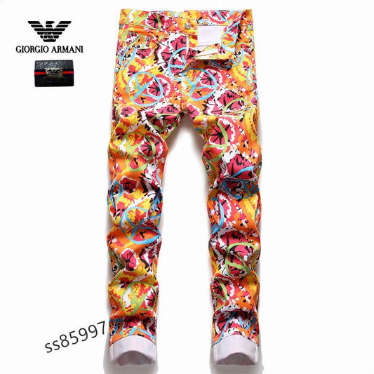 Les jeans Armani pour homme allient sophistication et décontraction, incarnant parfaitement l’élégance intemporelle de la maison italienne.