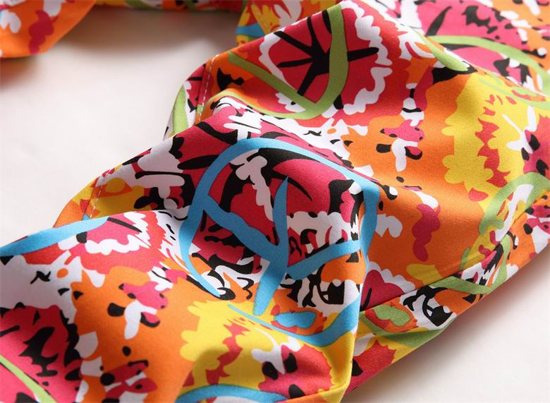 Les jeans Armani pour homme allient sophistication et décontraction, incarnant parfaitement l’élégance intemporelle de la maison italienne.