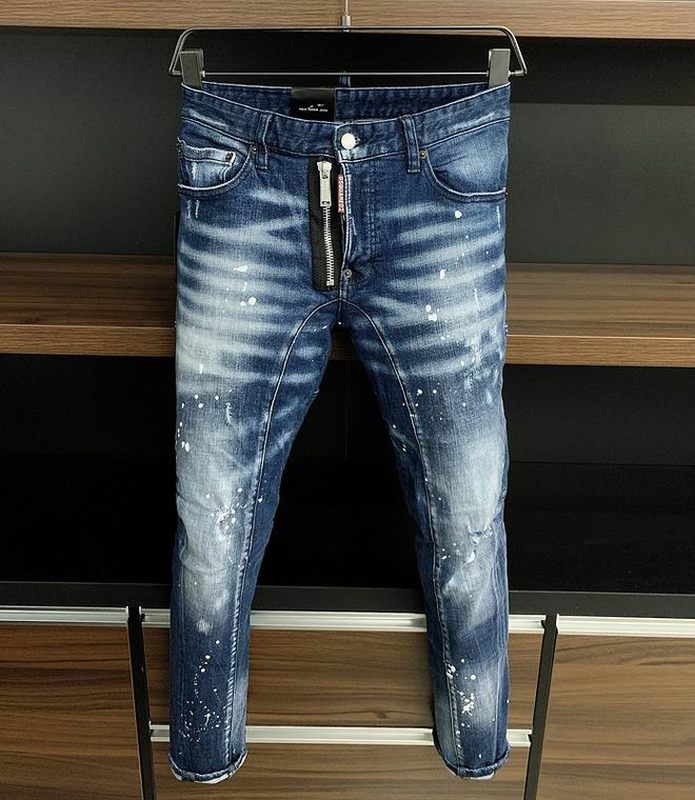les jeans DSquared2 pour homme combinent performance et style avec une touche de robustesse urbaine. En effet, leur design distinctif et leur qualité