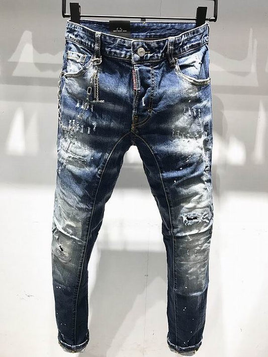 les jeans DSquared2 pour homme combinent performance et style avec une touche de robustesse urbaine. En effet, leur design distinctif et leur qualité