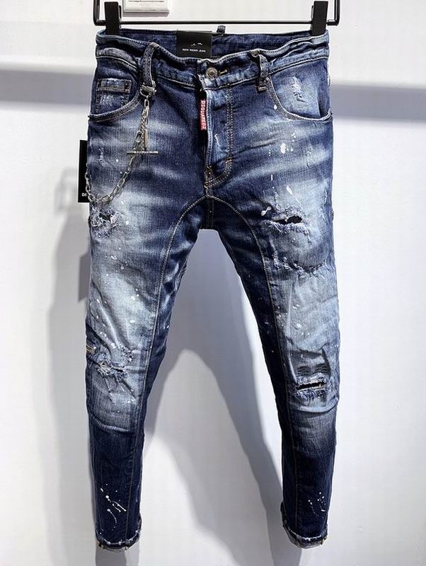 les jeans DSquared2 pour homme combinent performance et style avec une touche de robustesse urbaine. En effet, leur design distinctif et leur qualité exceptionnelle