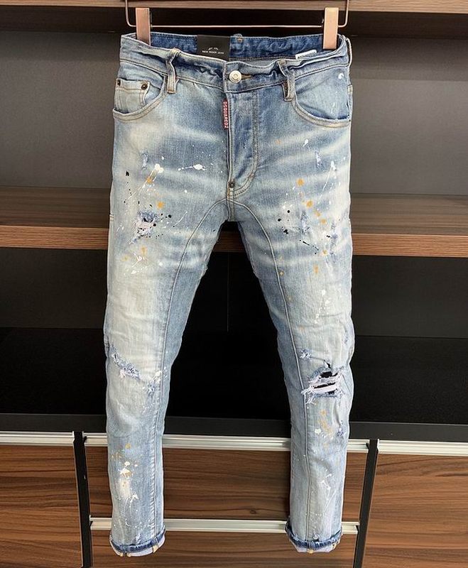 les jeans DSquared2 pour homme combinent performance et style avec une touche de robustesse urbaine. En effet, leur design distinctif et leur qualité exceptionnelle