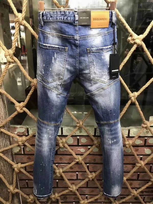 les jeans DSquared2 pour homme combinent performance et style avec une touche de robustesse urbaine. distinctif.pas cher.le moins cher.