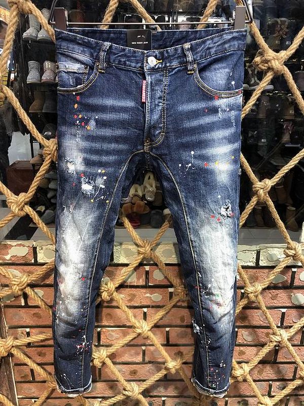 les jeans DSquared2 pour homme combinent performance et style avec une touche de robustesse urbaine. distinctif.pas cher.le moins cher.