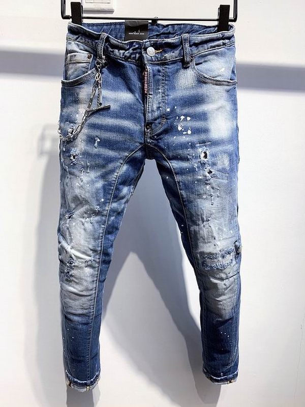 les jeans DSquared2 pour homme combinent performance et style avec une touche de robustesse urbaine. distinctif.pas cher.le moins cher.