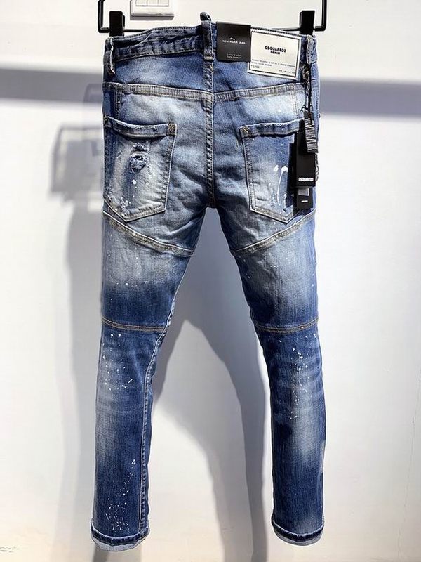 les jeans DSquared2 pour homme combinent performance et style avec une touche de robustesse urbaine. distinctif.pas cher.le moins cher.