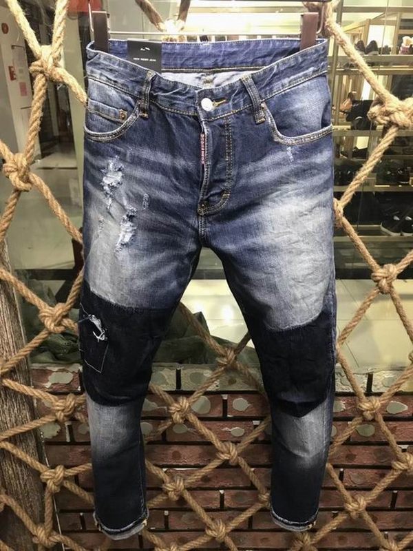 les jeans DSquared2 pour homme combinent performance et style avec une touche de robustesse urbaine. distinctif.pas cher.le moins cher.