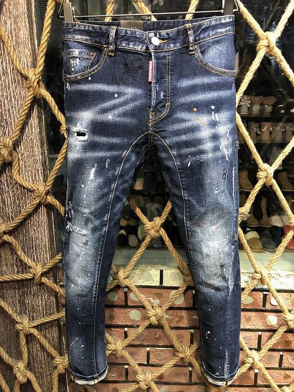 les jeans DSquared2 pour homme combinent performance et style avec une touche de robustesse urbaine. distinctif.pas cher.le moins cher.