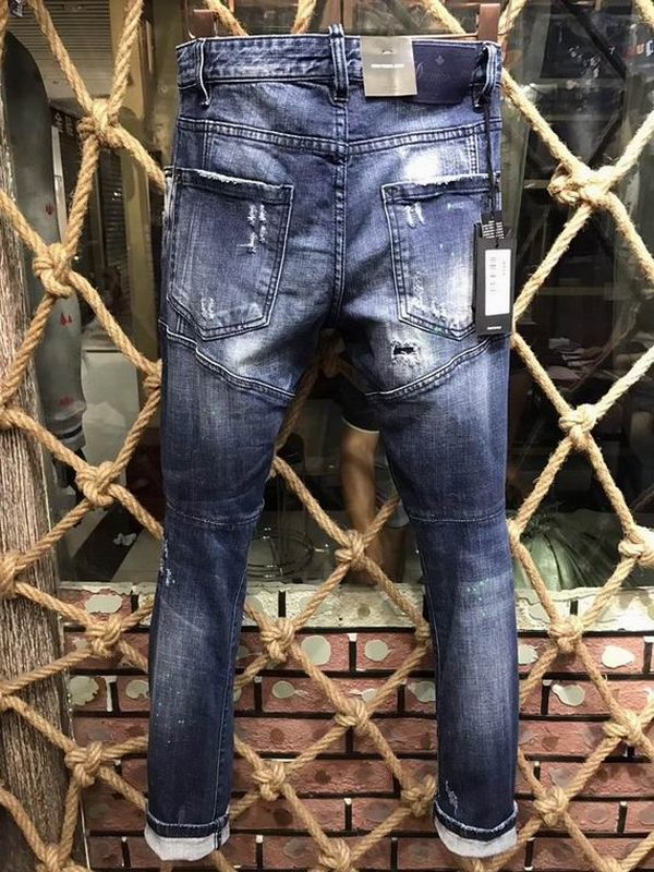 les jeans DSquared2 pour homme combinent performance et style avec une touche de robustesse urbaine. distinctif.pas cher.le moins cher.