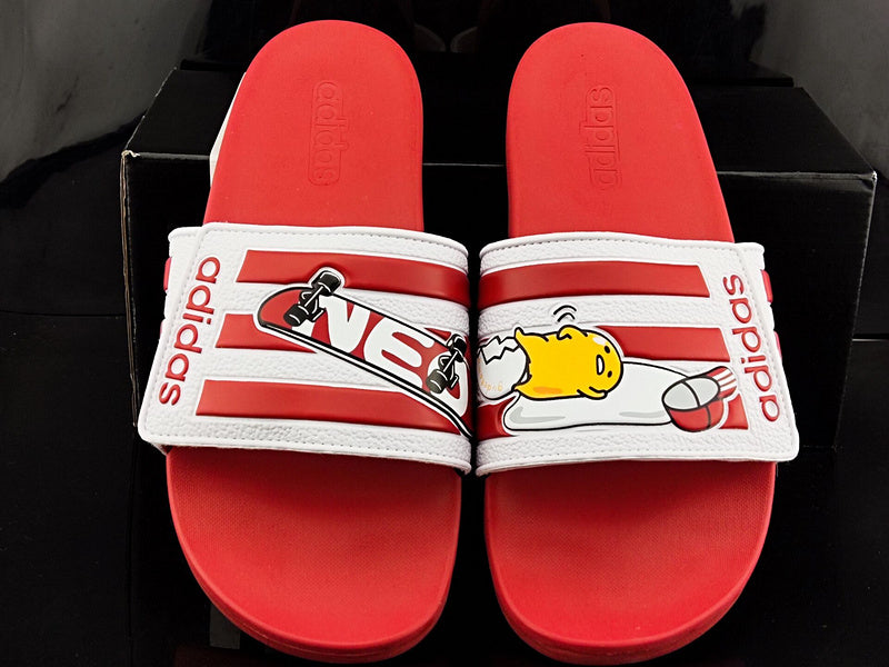 Les sandales claquettes Adidas sont un incontournable pour ceux qui recherchent un mélange parfait entre confort et style décontracté.