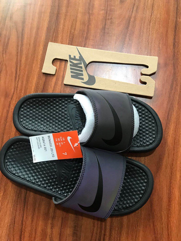 Les sandales claquettes nike sont un incontournable pour ceux qui recherchent un mélange parfait entre confort et style décontracté.