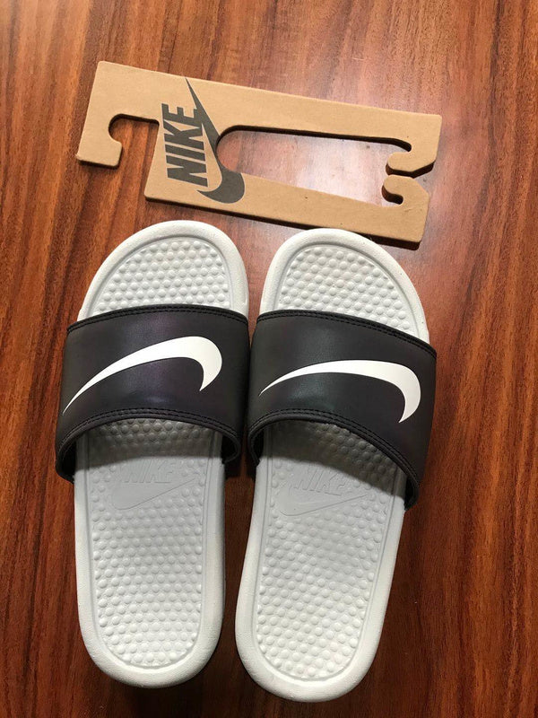 Nike flip flop sandals