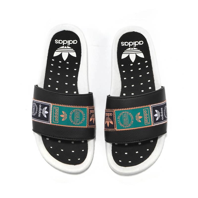 Les sandales claquettes Adidas sont un incontournable pour ceux qui recherchent un mélange parfait entre confort et style décontracté.