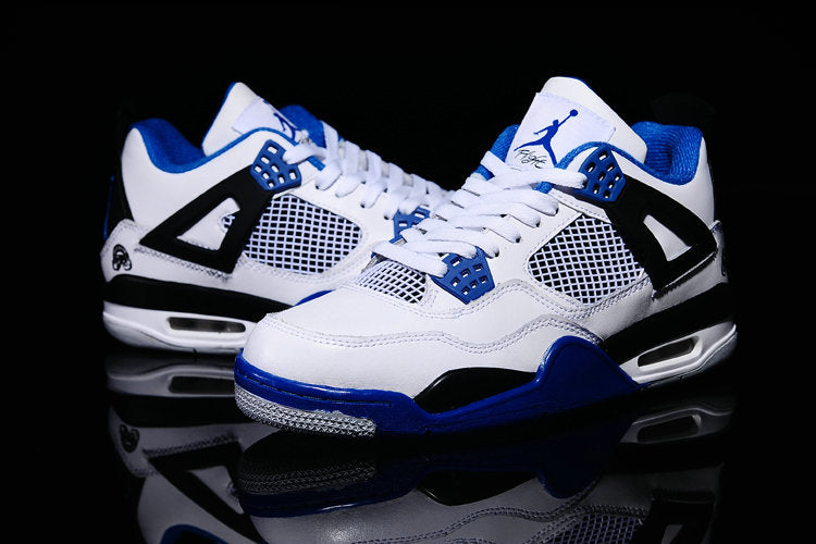 Les baskets grande taille Jordan 4 offrent le même style iconique que le modèle original, tout en répondant aux besoins des pointures supérieures.