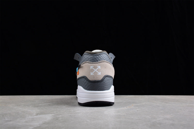 Les baskets grande taille Nike Air Max 1 conservent l’élégance intemporelle du modèle original tout en s’adaptant parfaitement aux grandes pointures.