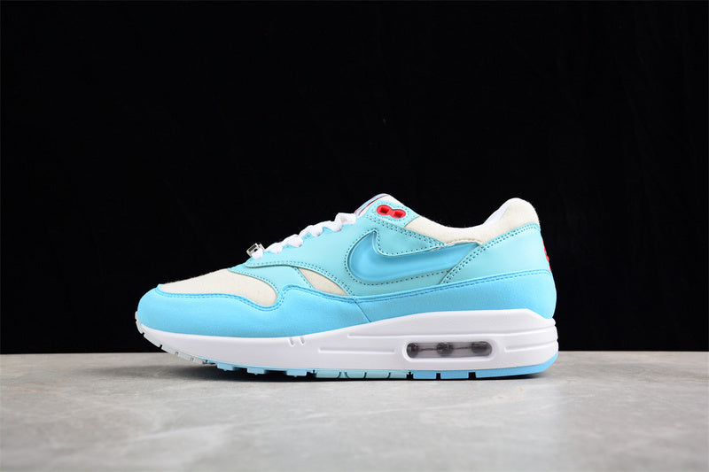 Les baskets grande taille Nike Air Max 1 conservent l’élégance intemporelle du modèle original tout en s’adaptant parfaitement aux grandes pointures.