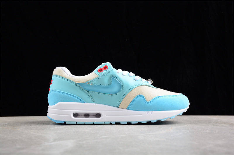 Les baskets grande taille Nike Air Max 1 conservent l’élégance intemporelle du modèle original tout en s’adaptant parfaitement aux grandes pointures.