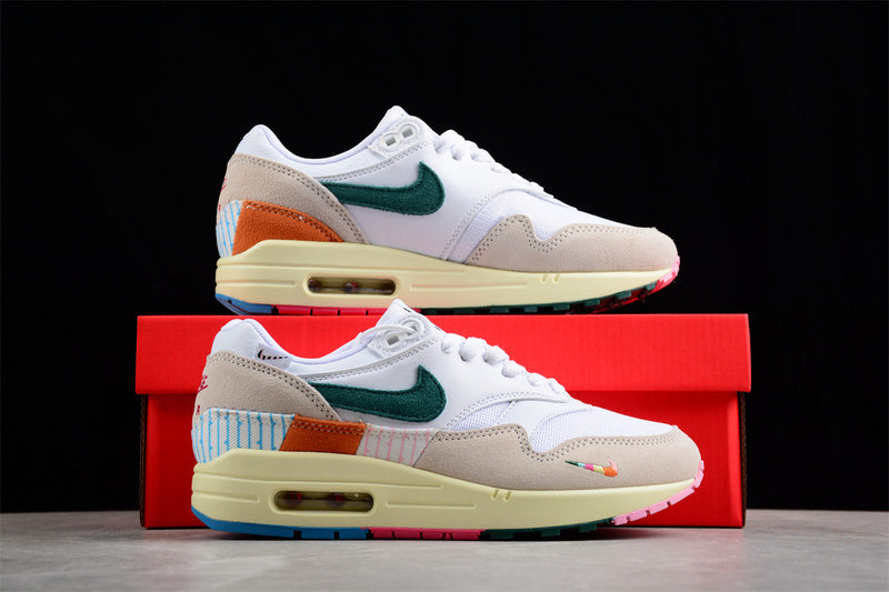 Les baskets grande taille Nike Air Max 1 conservent l’élégance intemporelle du modèle original tout en s’adaptant parfaitement aux grandes pointures.
