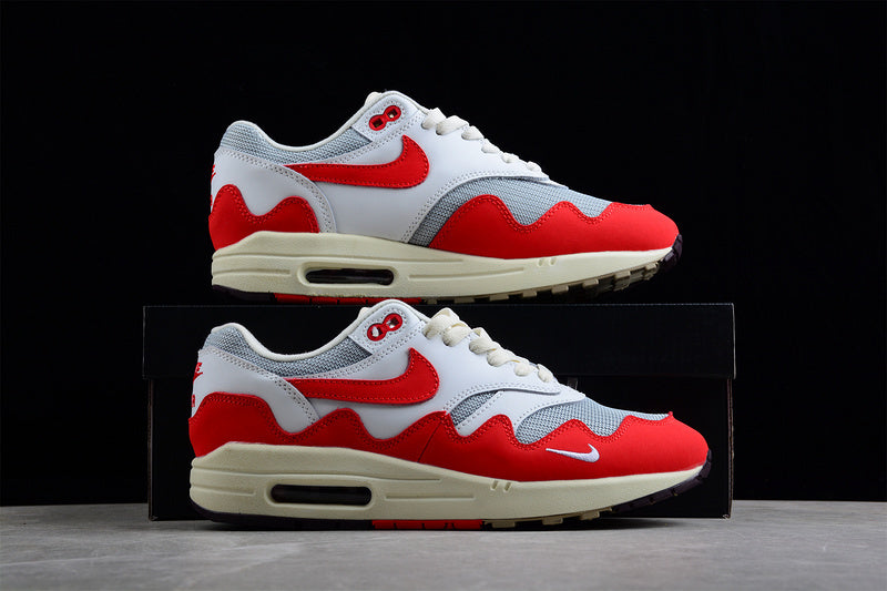 Les baskets grande taille Nike Air Max 1 conservent l’élégance intemporelle du modèle original tout en s’adaptant parfaitement aux grandes pointures.