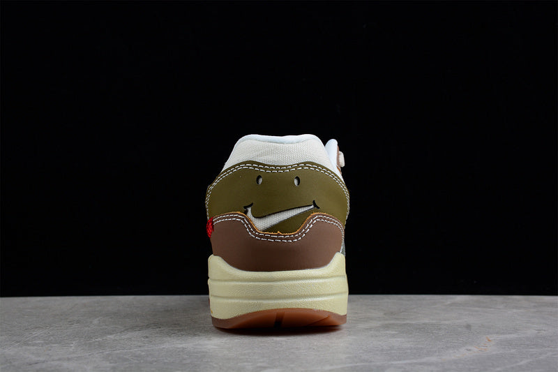 Les baskets grande taille Nike Air Max 1.
conservent l’élégance intemporelle du modèle original tout en s’adaptant parfaitement aux grandes pointures.
