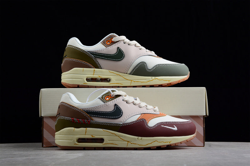 Les baskets grande taille Nike Air Max 1.
conservent l’élégance intemporelle du modèle original tout en s’adaptant parfaitement aux grandes pointures.
