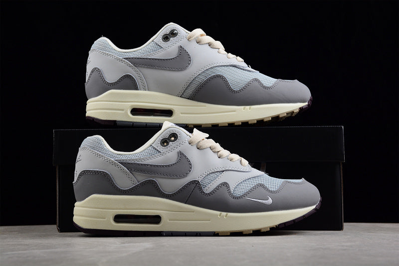 Les baskets grande taille Nike Air Max 1.
conservent l’élégance intemporelle du modèle original tout en s’adaptant parfaitement aux grandes pointures.