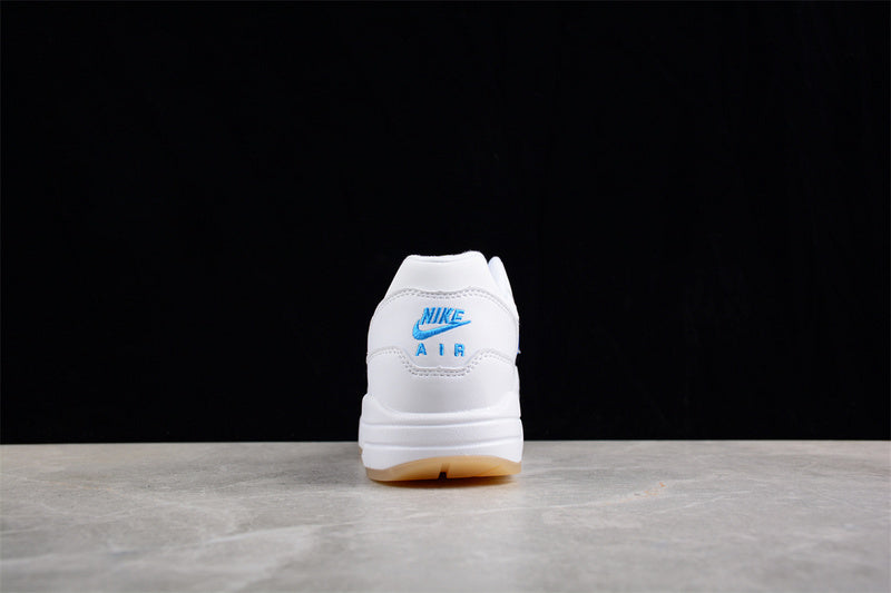 Les baskets grande taille Nike Air Max 1.
conservent l’élégance intemporelle du modèle original tout en s’adaptant parfaitement aux grandes pointures.