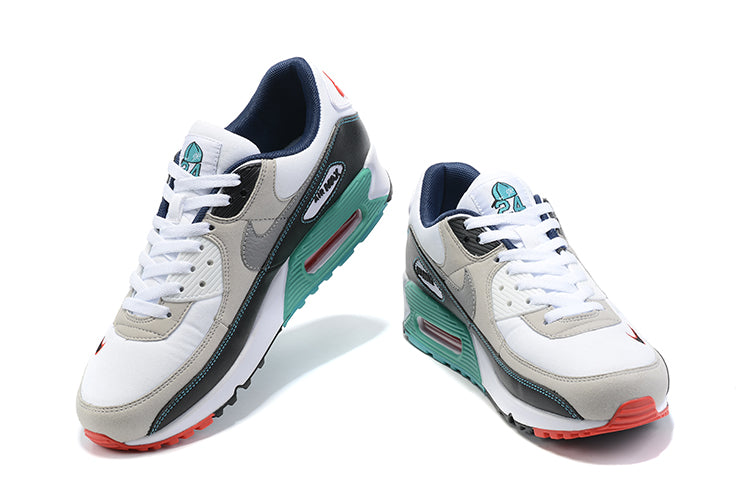 Les baskets grande taille Nike Air Max 90 conservent le design emblématique du modèle original tout en offrant un chaussant parfaitement adapté aux grandes pointures.