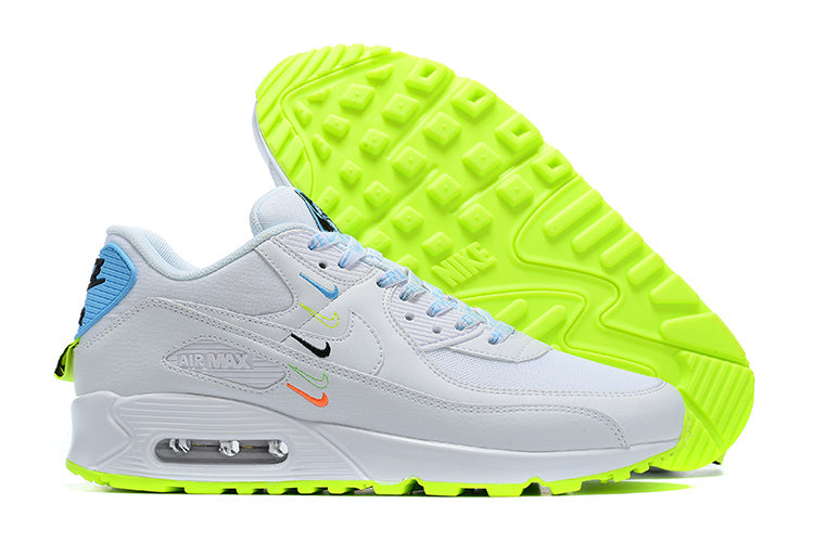 Les baskets grande taille Nike Air Max 90 conservent le design emblématique du modèle original tout en offrant un chaussant parfaitement adapté aux grandes pointures.