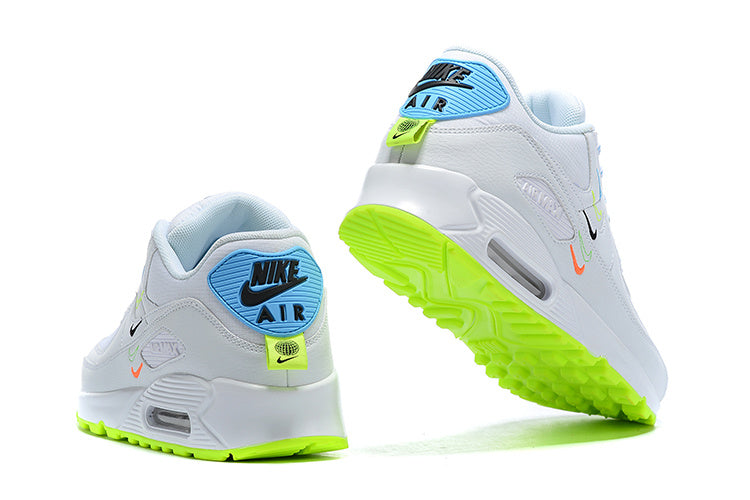 Les baskets grande taille Nike Air Max 90 conservent le design emblématique du modèle original tout en offrant un chaussant parfaitement adapté aux grandes pointures.