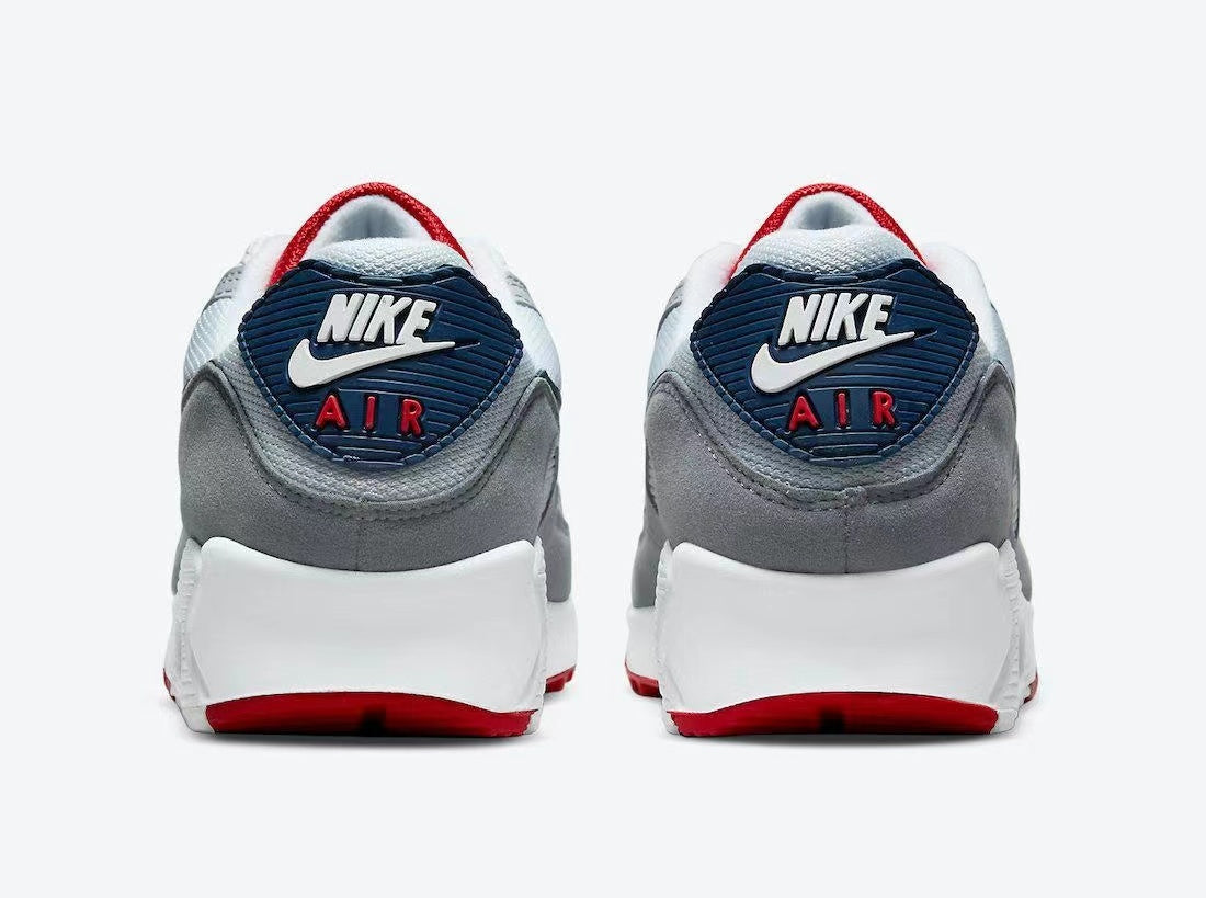 Les baskets grande taille Nike Air Max 90 conservent le design emblématique du modèle original tout en offrant un chaussant parfaitement adapté aux grandes pointures.