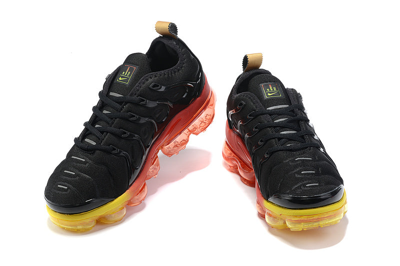 Les baskets grande taille Nike Vapormax Plus TN associent le design iconique des Air Max Plus à l’innovation de la semelle Vapormax.
