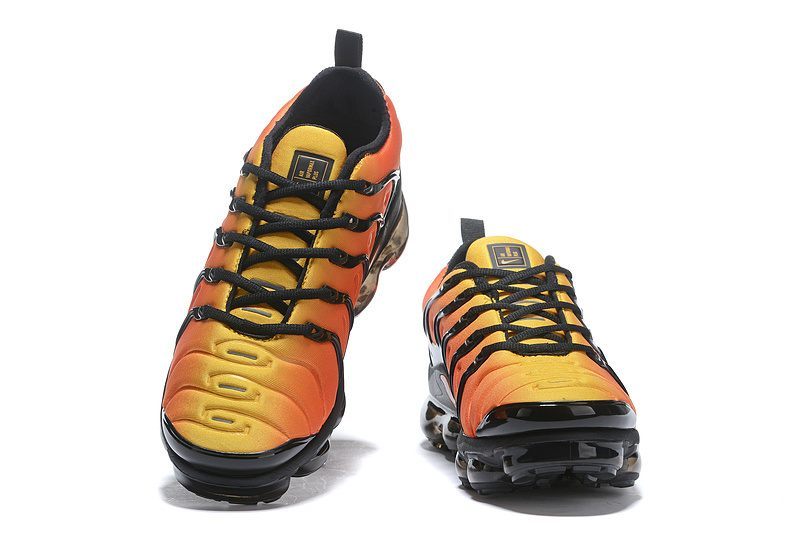 Les baskets grande taille Nike Vapormax Plus TN associent le design iconique des Air Max Plus à l’innovation de la semelle Vapormax.