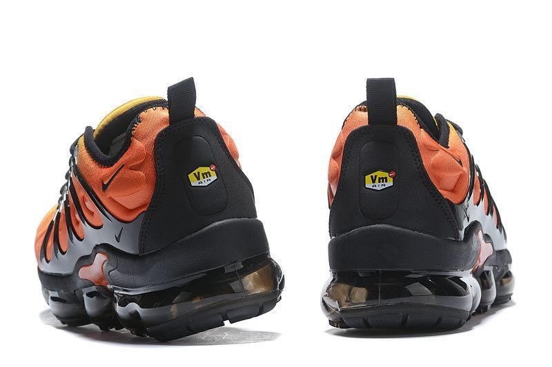 Les baskets grande taille Nike Vapormax Plus TN associent le design iconique des Air Max Plus à l’innovation de la semelle Vapormax.