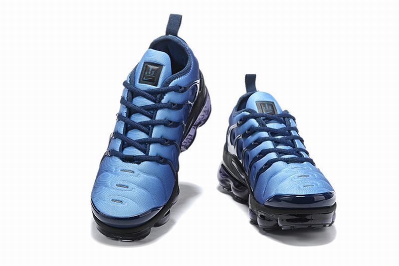 Les baskets grande taille Nike Vapormax Plus TN associent le design iconique des Air Max Plus à l’innovation de la semelle Vapormax.