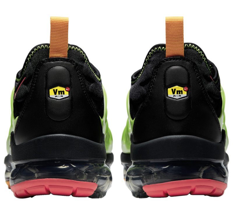 Les baskets grande taille Nike Vapormax Plus TN associent le design iconique des Air Max Plus à l’innovation de la semelle Vapormax.