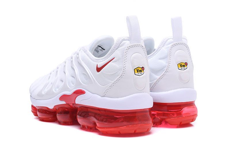 Les baskets grande taille Nike Vapormax Plus TN associent le design iconique des Air Max Plus à l’innovation de la semelle Vapormax.