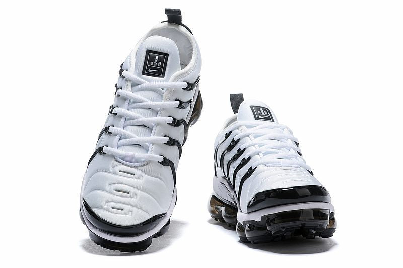 Les baskets grande taille Nike Vapormax Plus TN associent le design iconique des Air Max Plus à l’innovation de la semelle Vapormax.