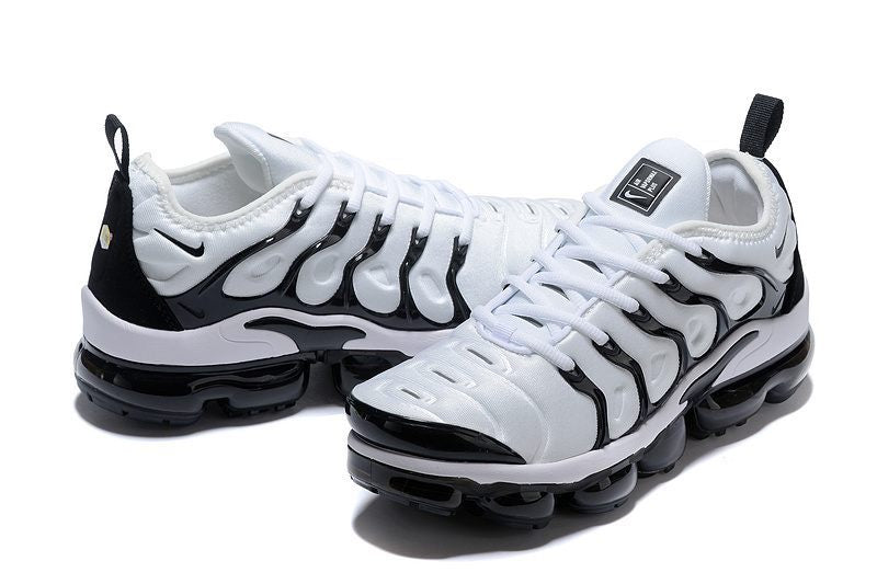 Les baskets grande taille Nike Vapormax Plus TN associent le design iconique des Air Max Plus à l’innovation de la semelle Vapormax.