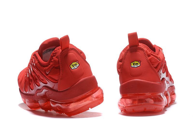Les baskets grande taille Nike Vapormax Plus TN associent le design iconique des Air Max Plus à l’innovation de la semelle Vapormax.