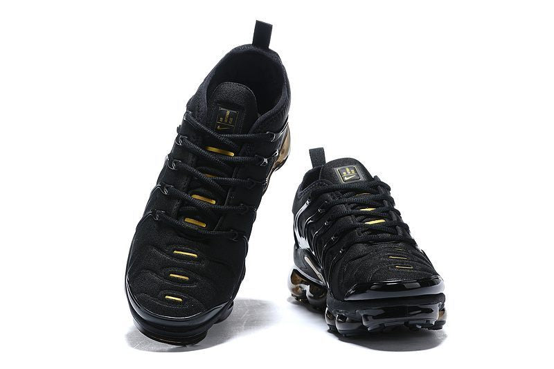 Les baskets grande taille Nike Vapormax Plus TN associent le design iconique des Air Max Plus à l’innovation de la semelle Vapormax.
