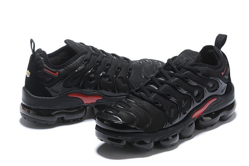 Les baskets grande taille Nike Vapormax Plus TN associent le design iconique des Air Max Plus à l’innovation de la semelle Vapormax.