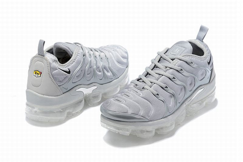 Les baskets grande taille Nike Vapormax Plus TN associent le design iconique des Air Max Plus à l’innovation de la semelle Vapormax.
